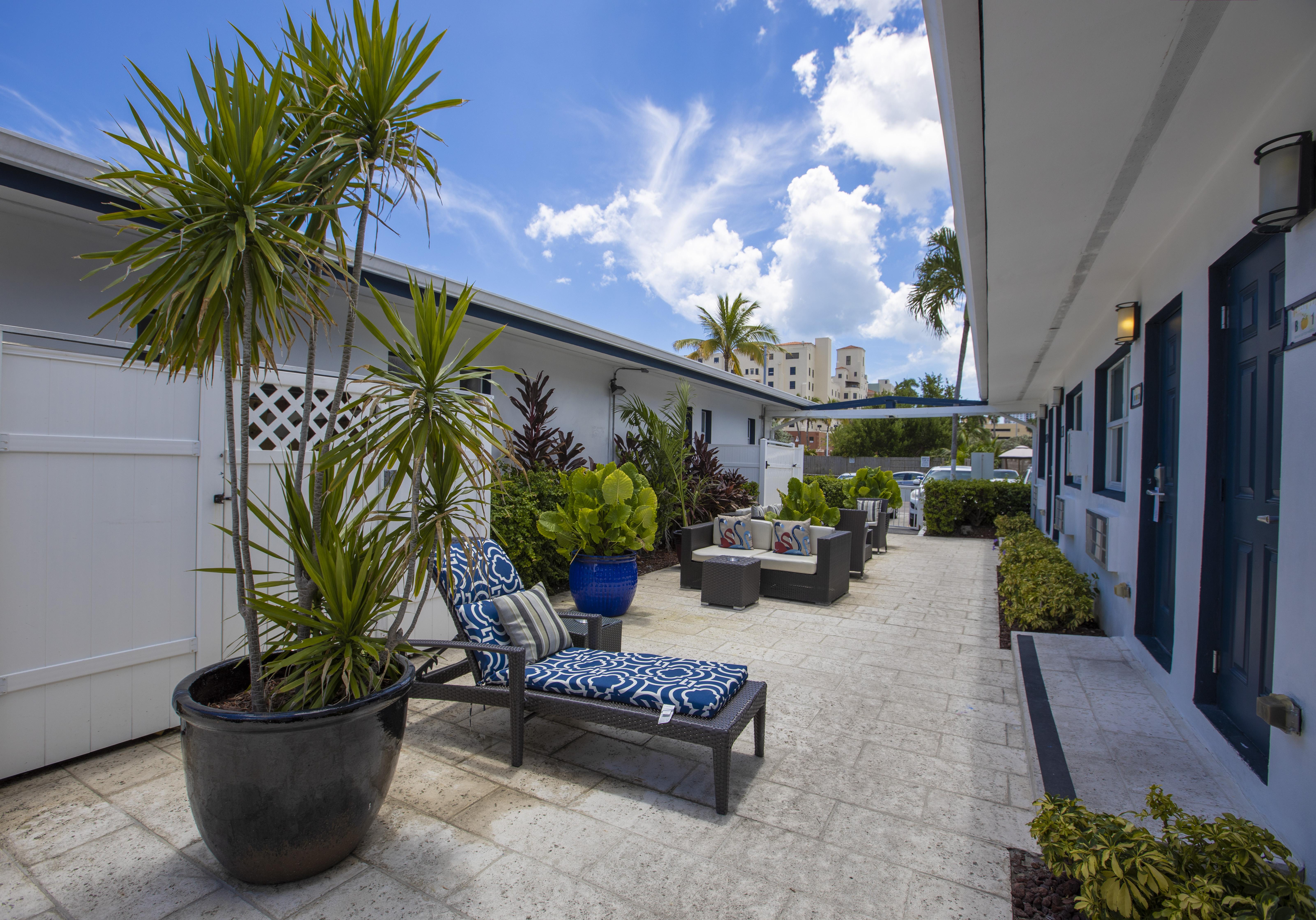 Hollywood Beach Suites And Hotel Exterior photo